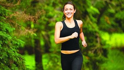 Exercicios aeróbicos para perder peso nas zonas abdominais e laterais